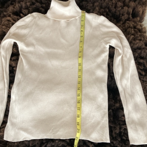 Cream silk turtleneck- classy winter base layer - Picture 4 of 6